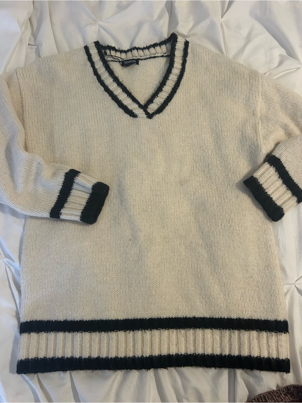 Boohoo Cream Sweater with Black Trim Ribbed Neckline